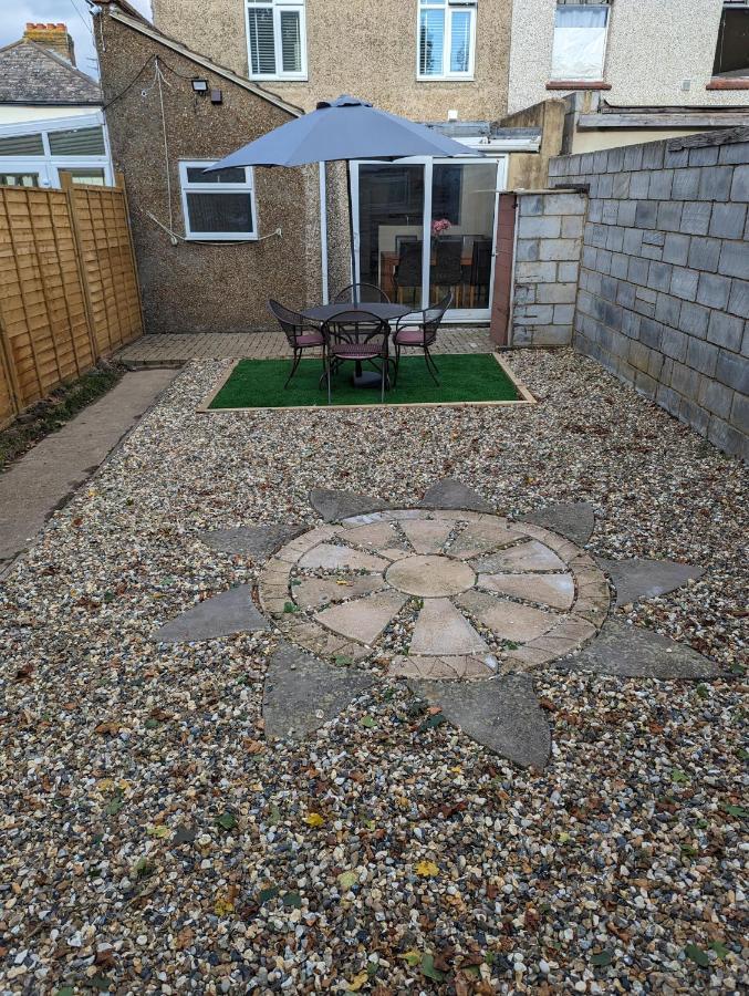 Holiday home The Crescent, 3 Bed House With 2-3 Parking Spaces, Great For Contractors And Family *